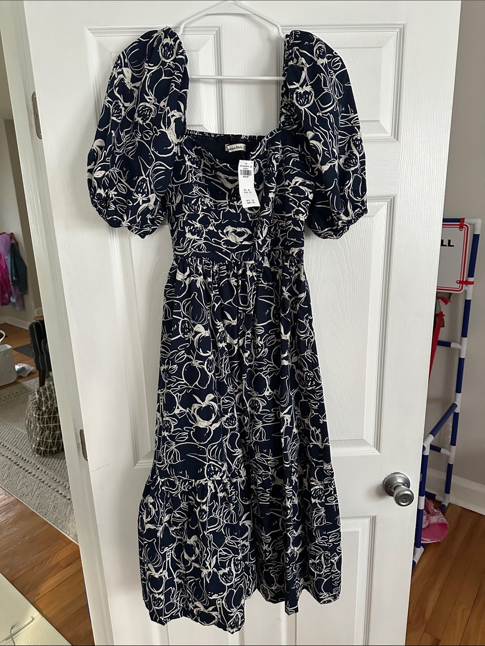 Abercrombie & Fitch Navy and White Floral Puff-Sleeve Midi Dress